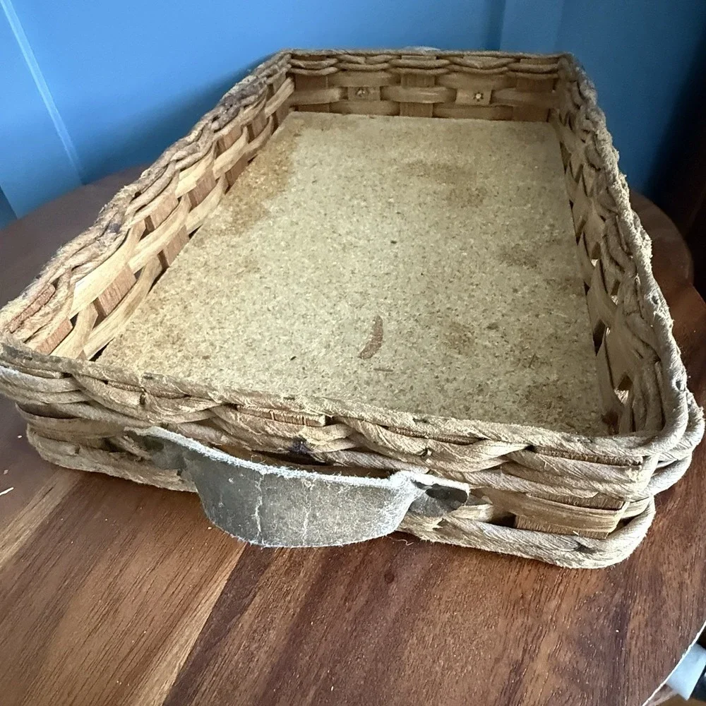 PYREX 3 Qt. 233 Wicker Basket Holder Carrier & Casserole Baking Dish retired